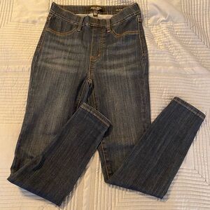Judy Blue Dark Wash Slim Straight Jeans
